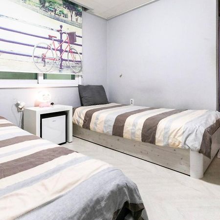 24Guesthouse Seomyeon Busan Extérieur photo