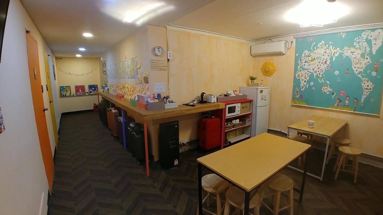 24Guesthouse Seomyeon Busan Extérieur photo