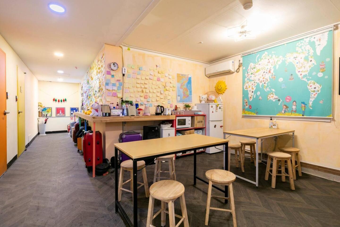 24Guesthouse Seomyeon Busan Extérieur photo