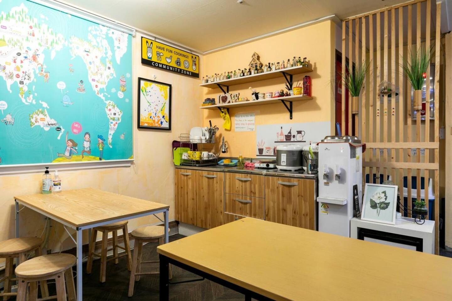 24Guesthouse Seomyeon Busan Extérieur photo