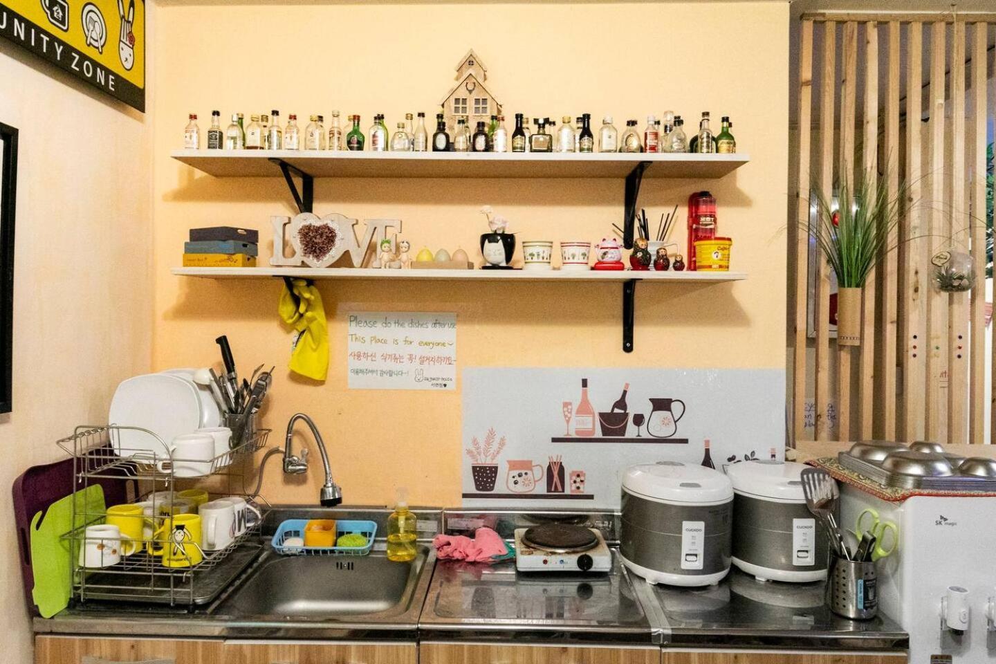 24Guesthouse Seomyeon Busan Extérieur photo