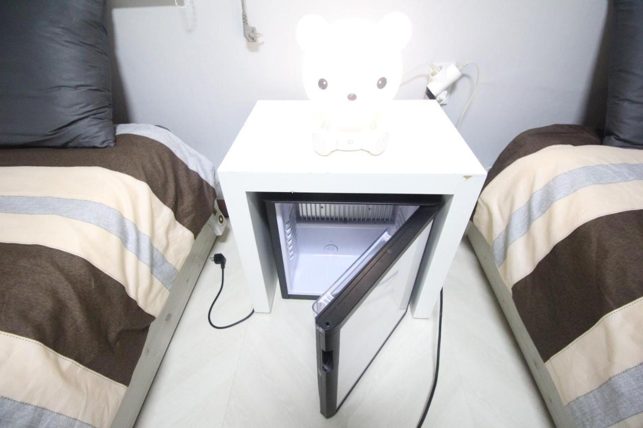 24Guesthouse Seomyeon Busan Extérieur photo