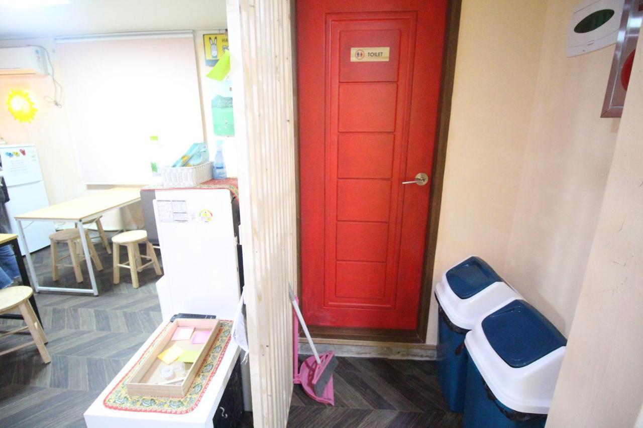 24Guesthouse Seomyeon Busan Extérieur photo